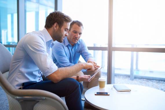 Recruiter meeting candidate Thumbnail